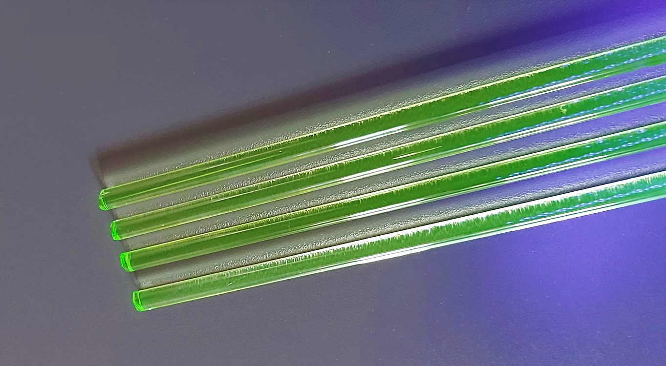Skleněné tyče uranové pr. 7 mm, 14 ks