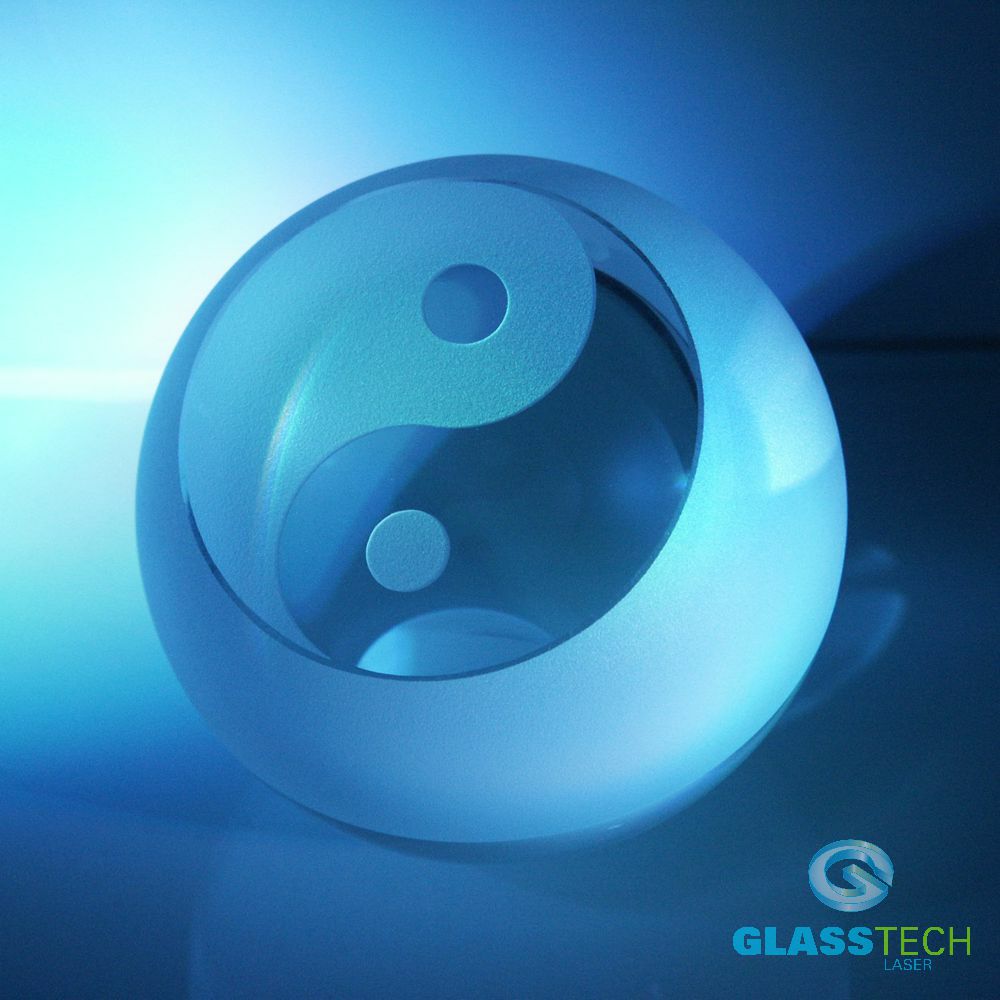 Těžítko Jin-Jang křišťál, pískované i z boku - 100 mm