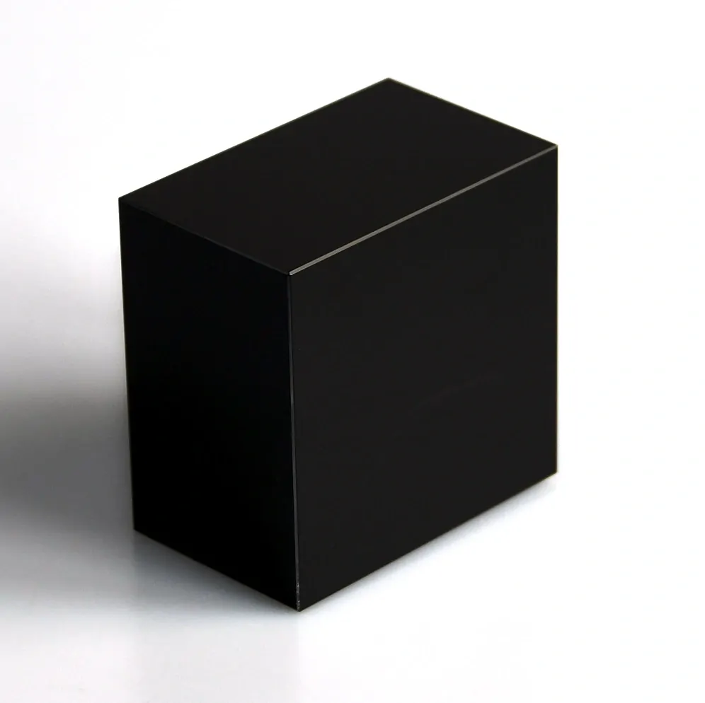 Černý kvádr 80 x 80 x 50 mm