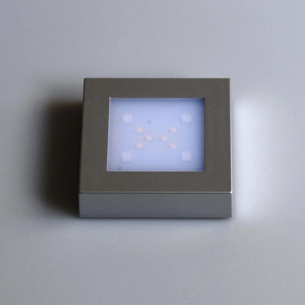 LED stojánek stříbrný na skl. kostky 50 - 90 mm