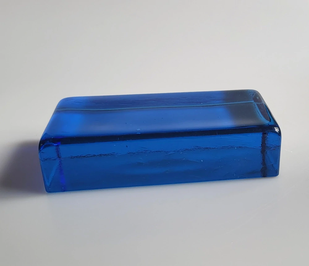 Skleněná cihla modrá-barevná sklovina