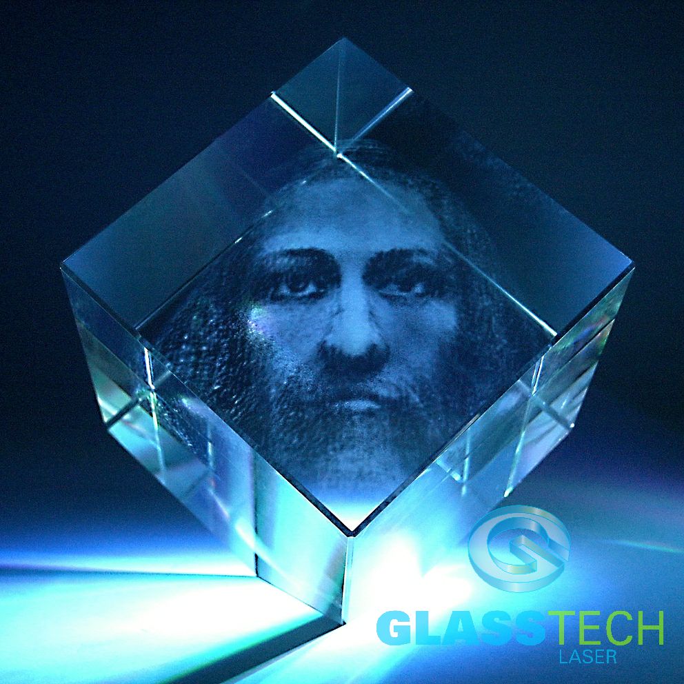 3D portét Ježíše ve skleněné krychli 100 mm se sraženým rohem
