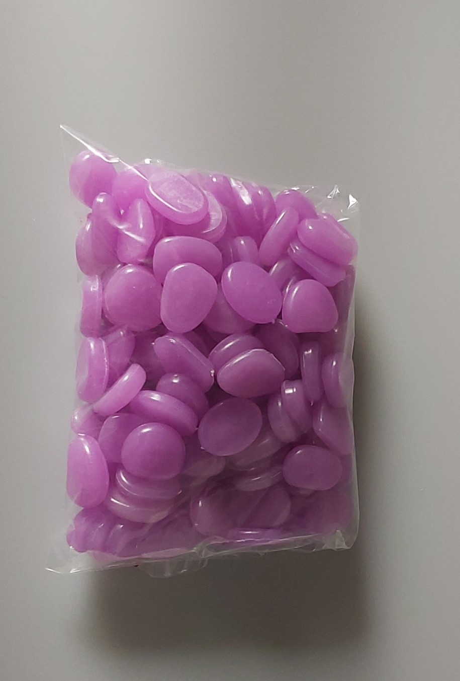 Fosforeskující oblázky-fialková, cena za 250 g