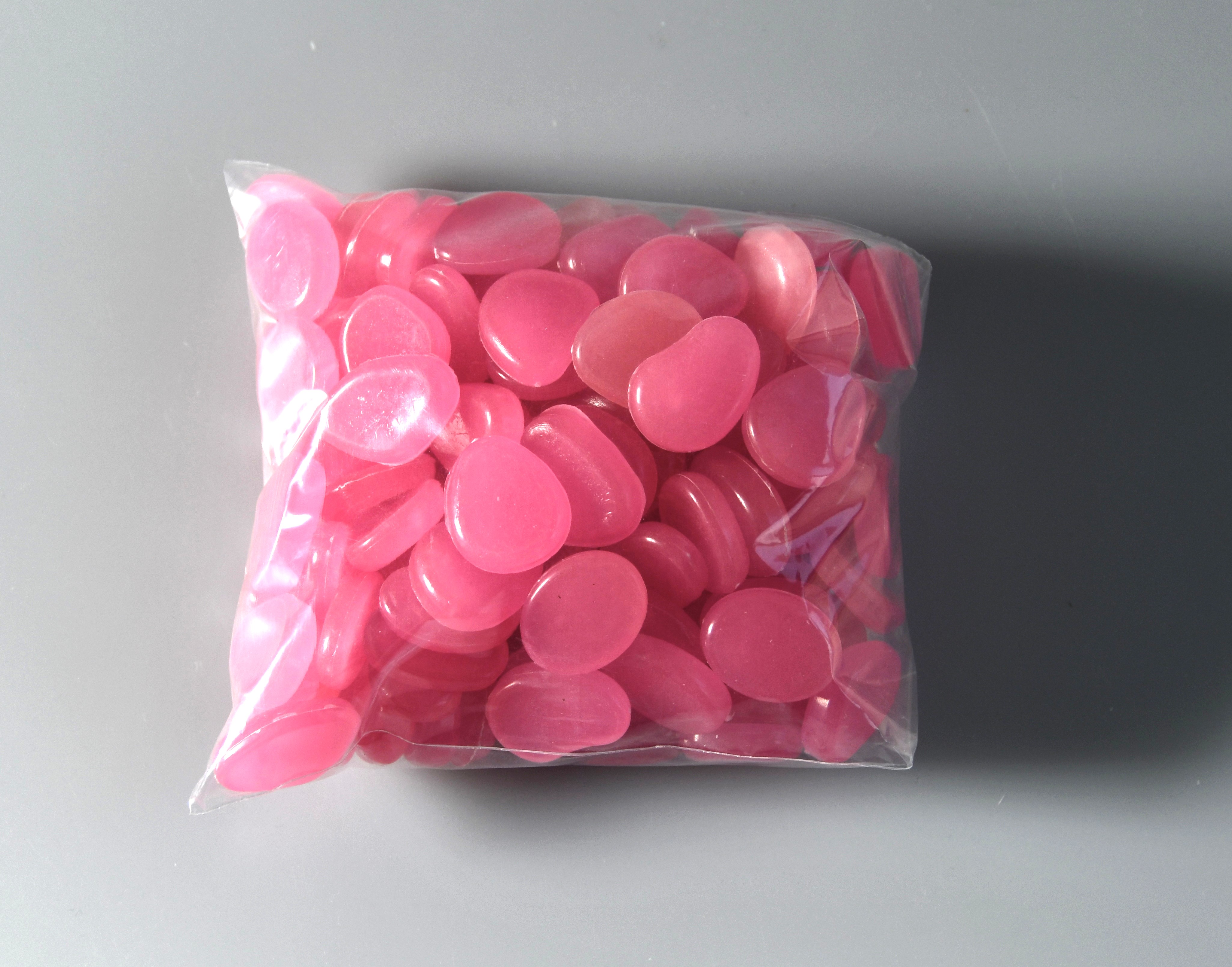 Fosforeskující oblázky-růžové,cena za 250 g
