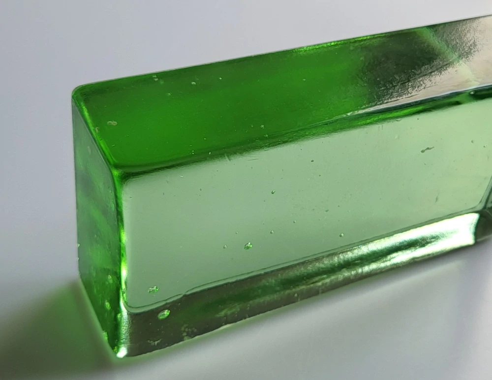 Skleněná cihla zelená-barevná sklovina