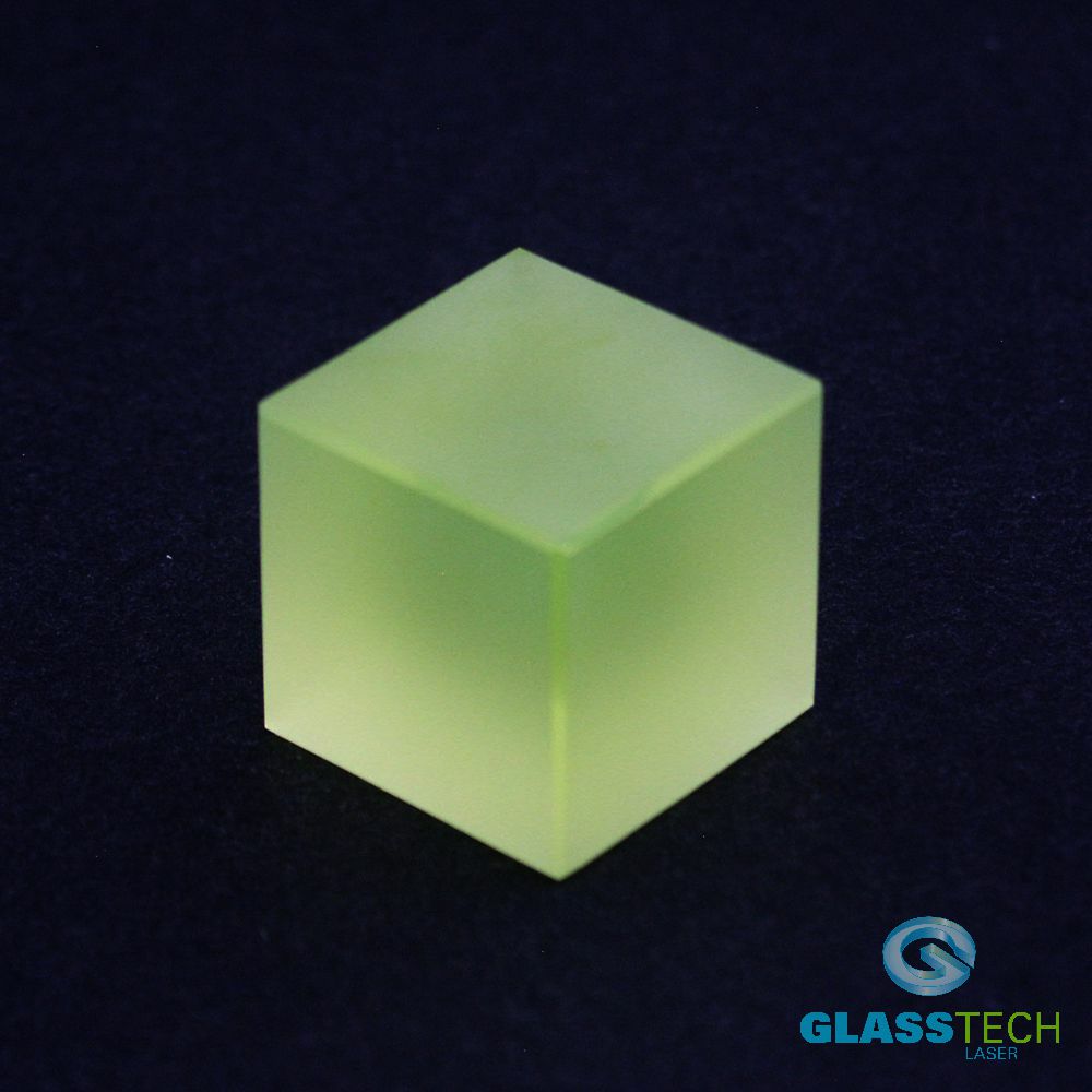 Kostka z uranového skla - mat, 25x25x25 mm, svítící pod UV paprsky