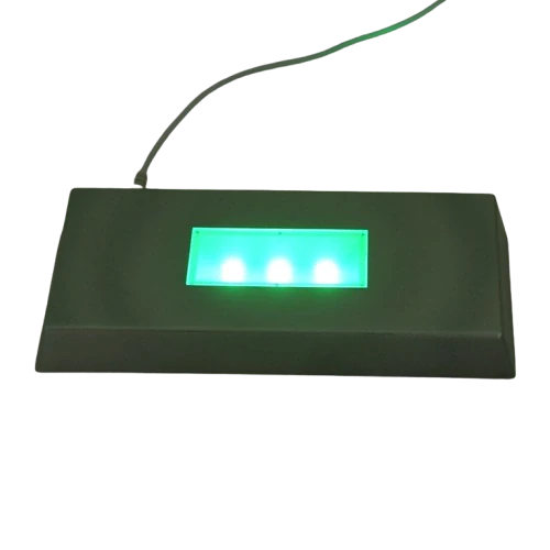 LED stojánek stříbrný na skl. kvádry, plakety