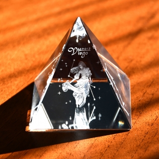 3D znamení PANNY - skl.pyramidě 60 mm