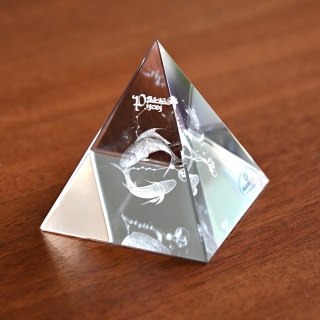3D znamení RYBY - skl.pyramidě 60 mm 