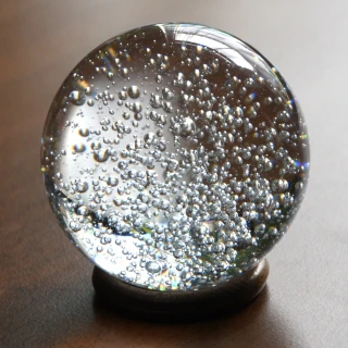 Křišťálová koule s malými bublinkami -  80 mm 