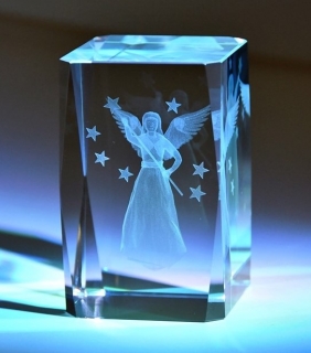 Anděl - žena 3D ve skl. kvádru 50 x 50 x 80 mm